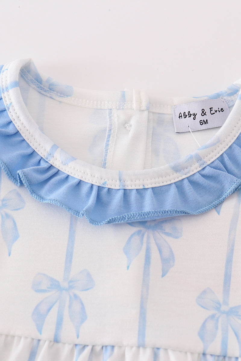 Blue bow ruffle bubble